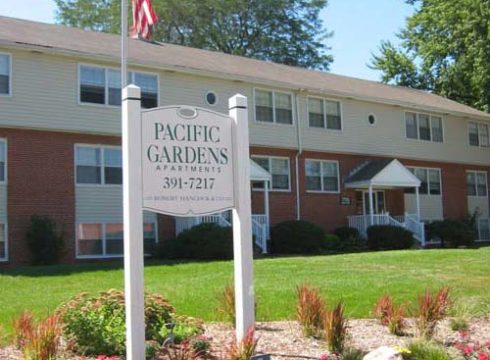 Pacific Gardens Apartments 1 2 3 Bedrooms Central Omaha